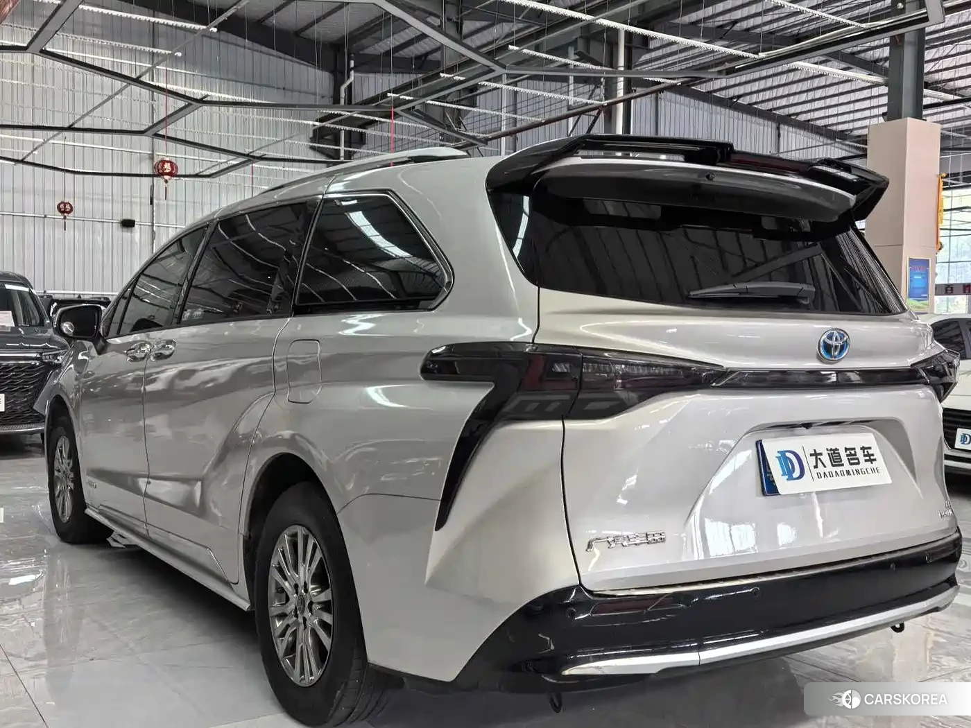 Toyota Sienna 2022 Champagne/brown из Китая, фото 5