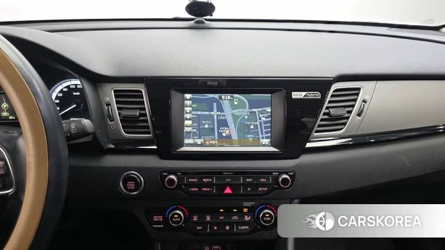 Kia Niro 2018 Белый из Кореи, фото 5