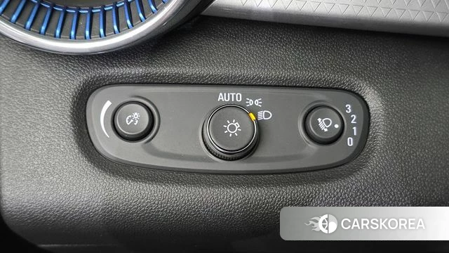 Chevrolet (GM Daewoo) Trax Crossover 2023 Белый из Кореи, фото 5