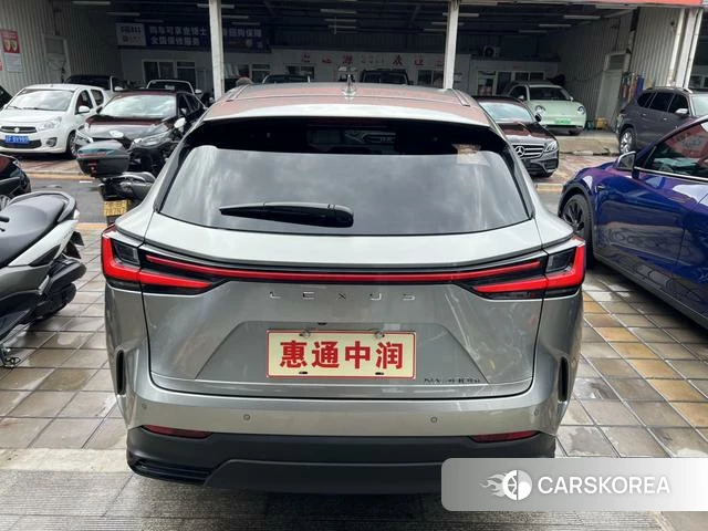 Lexus NX PHEV 2024 Серебристо-серый из Китая, фото 5