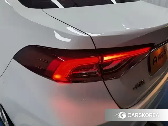 Toyota Corolla 2023 Белый из Китая, фото 5