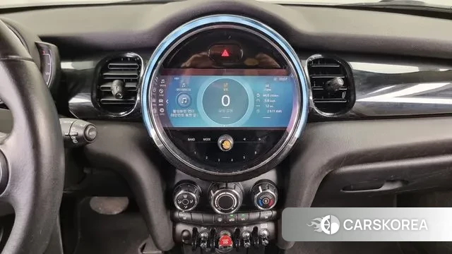 Mini Cooper 2021 Черный из Кореи, фото 5