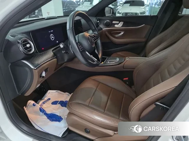 Mercedes-Benz E-Class W213 2022 Белый из Кореи, фото 5