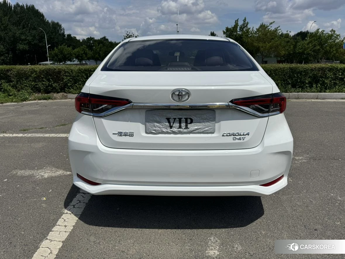 Toyota Corolla 2023 Белый из Китая, фото 5