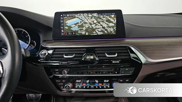 BMW 5 Series (G30) 2018 Белый из Кореи, фото 5