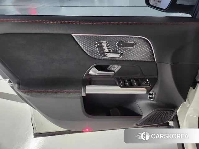 Mercedes-Benz GLA - Class H247 2025 Белый из Кореи, фото 5