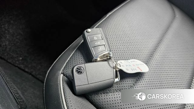 Volkswagen Tiguan Allspace 2024 Белый из Кореи, фото 5