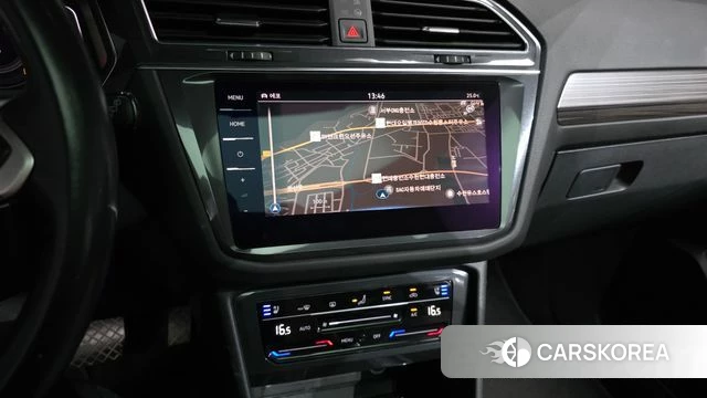 Volkswagen Tiguan Allspace 2023 Белый из Кореи, фото 5