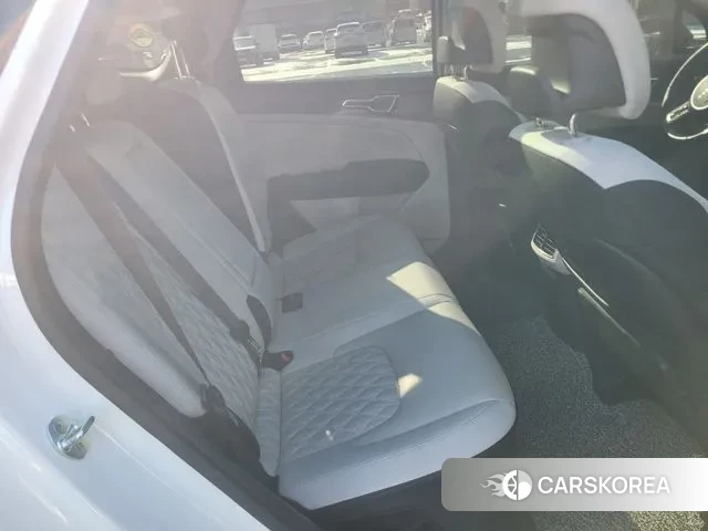 Kia Sportage 5th Generation Hybrid 2022 Белый из Кореи, фото 5