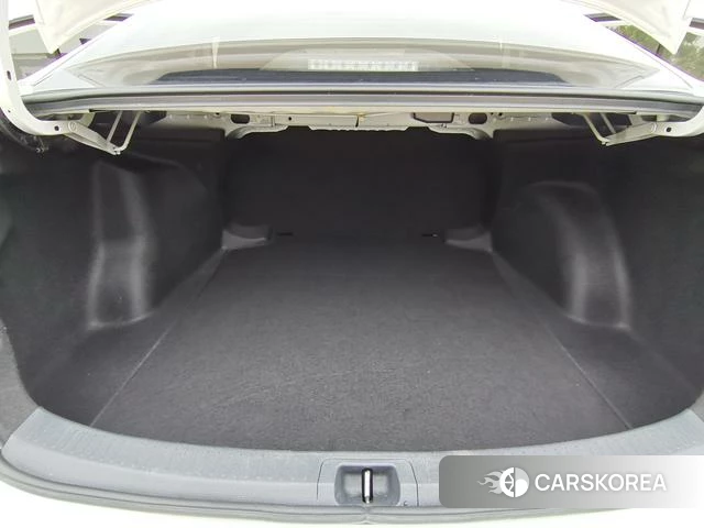 Toyota Corolla 2023 Белый из Китая, фото 5