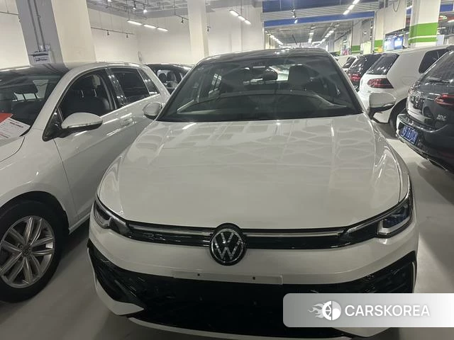 Volkswagen Golf 2024 Белый из Китая, фото 5