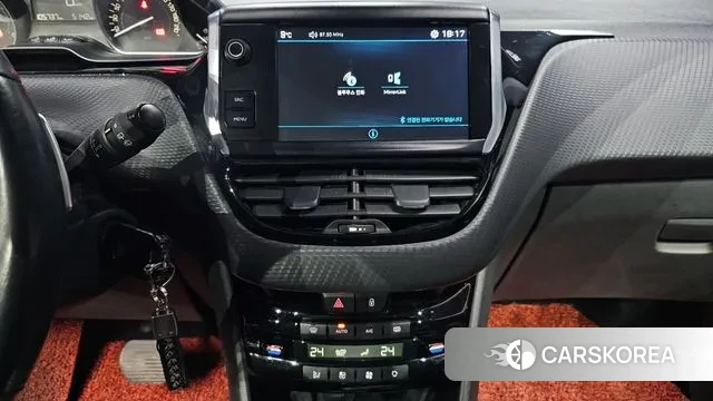 Peugeot 208 2018 Белый из Кореи, фото 5