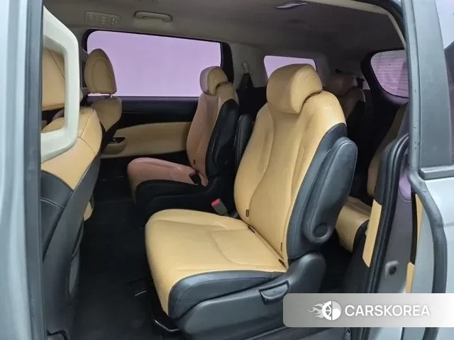 Kia Carnival 4th generation 2020 Серебряный из Кореи, фото 5