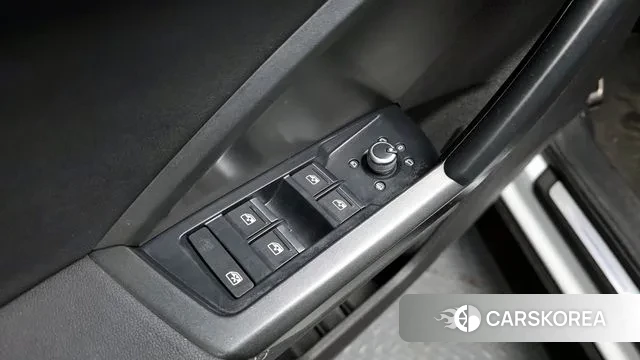 Audi Q3 (F3) 2020 Белый из Кореи, фото 5