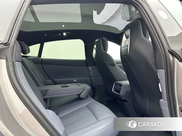 Xiaomi Car Xiaomi YU7 2025 Серебристо-серый из Китая, фото 5