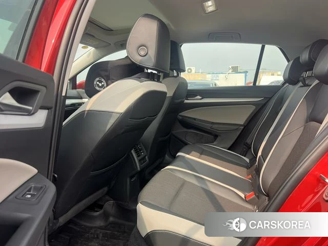 Volkswagen Golf 2023 Красный из Китая, фото 5