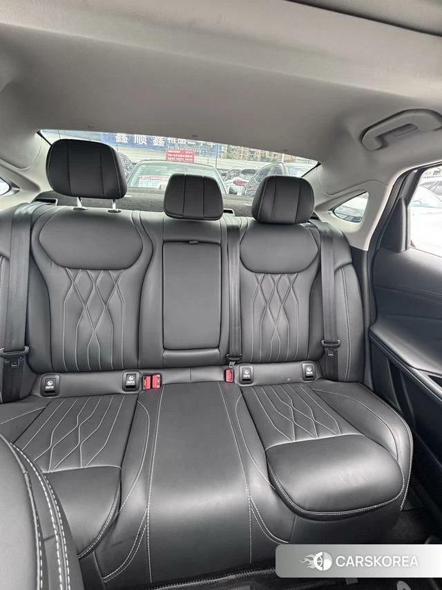 Chery Arrizo 8 2024 Серебристо-серый из Китая, фото 5