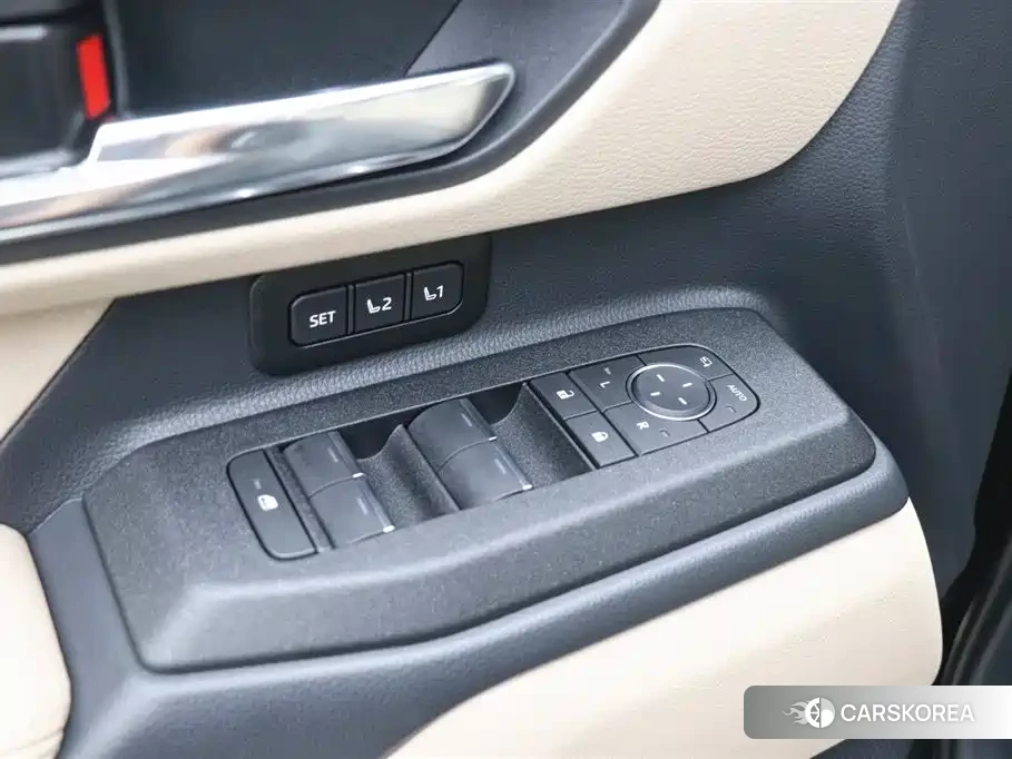Toyota Land Cruiser 2025 Черный из Китая, фото 5