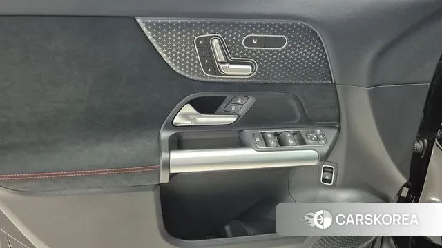 Mercedes-Benz GLA - Class H247 2025 Черный из Кореи, фото 5