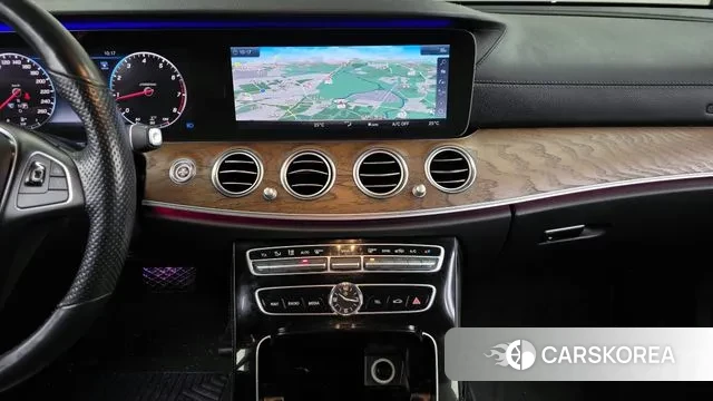 Mercedes-Benz E-Class W213 2018 Черный из Кореи, фото 5