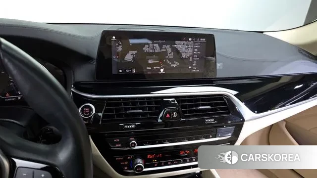 BMW 5 Series (G30) 2020 Белый из Кореи, фото 5