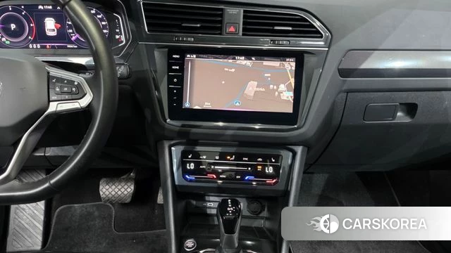 Volkswagen Tiguan second Generation 2021 Серебристо-серый из Кореи, фото 5