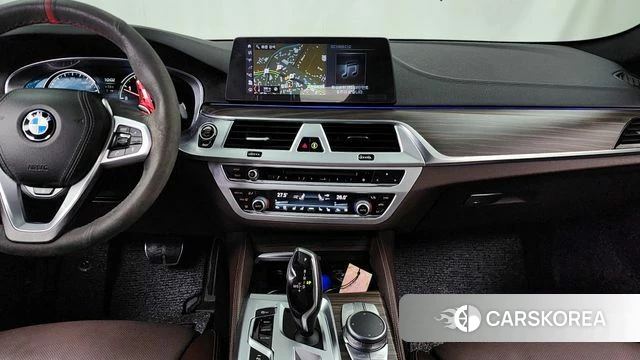 BMW 5 Series (G30) 2018 Белый из Кореи, фото 5