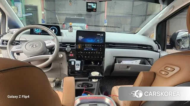 Hyundai Staria 2022 Белый из Кореи, фото 5