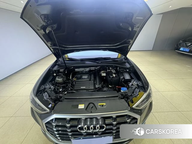 Audi Q3 2022 Темно-серый из Китая, фото 5