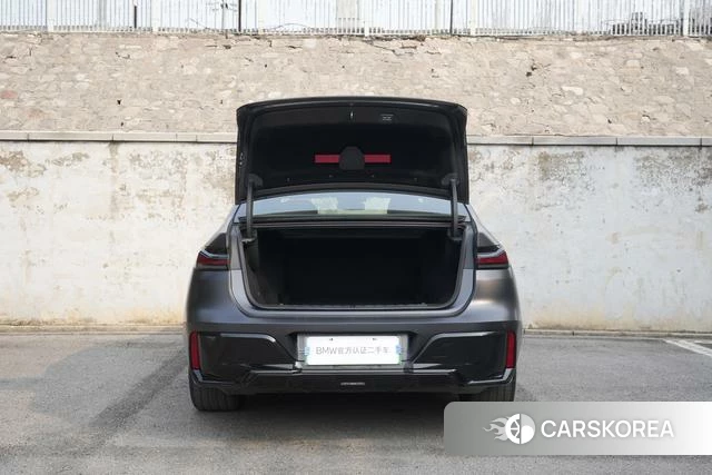 BMW i7 2023 Черный из Китая, фото 5