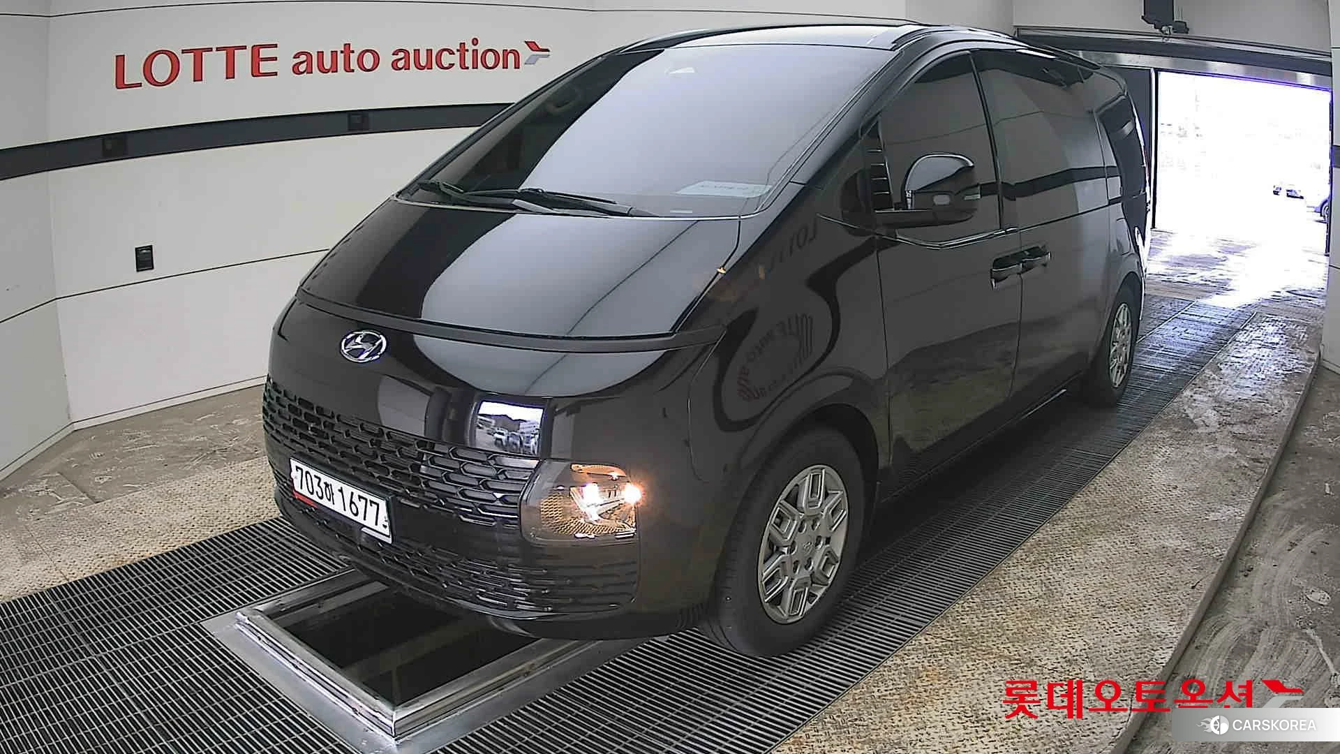 Hyundai Staria 2023 Abyss Black Pearl из Кореи, фото 5