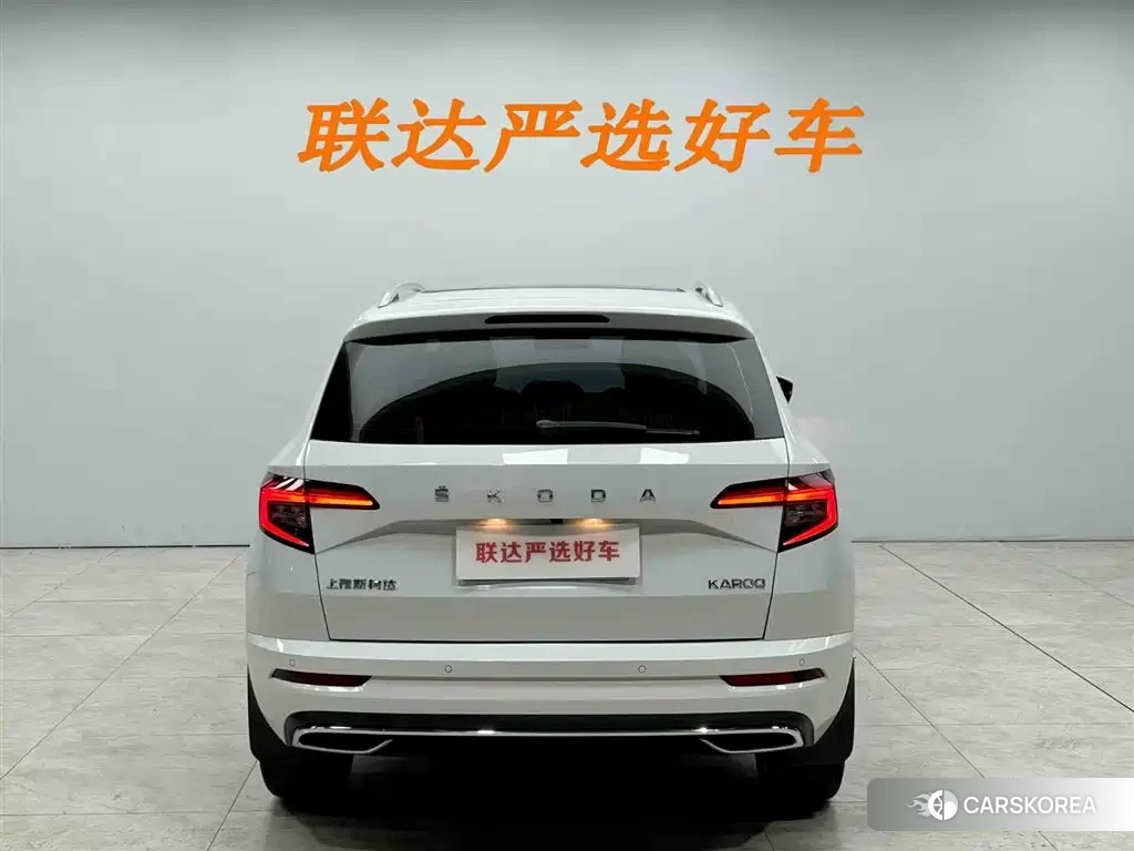 Skoda Karoq 2024 Белый из Китая, фото 5