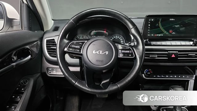 Kia Seltos 2022 Белый из Кореи, фото 5