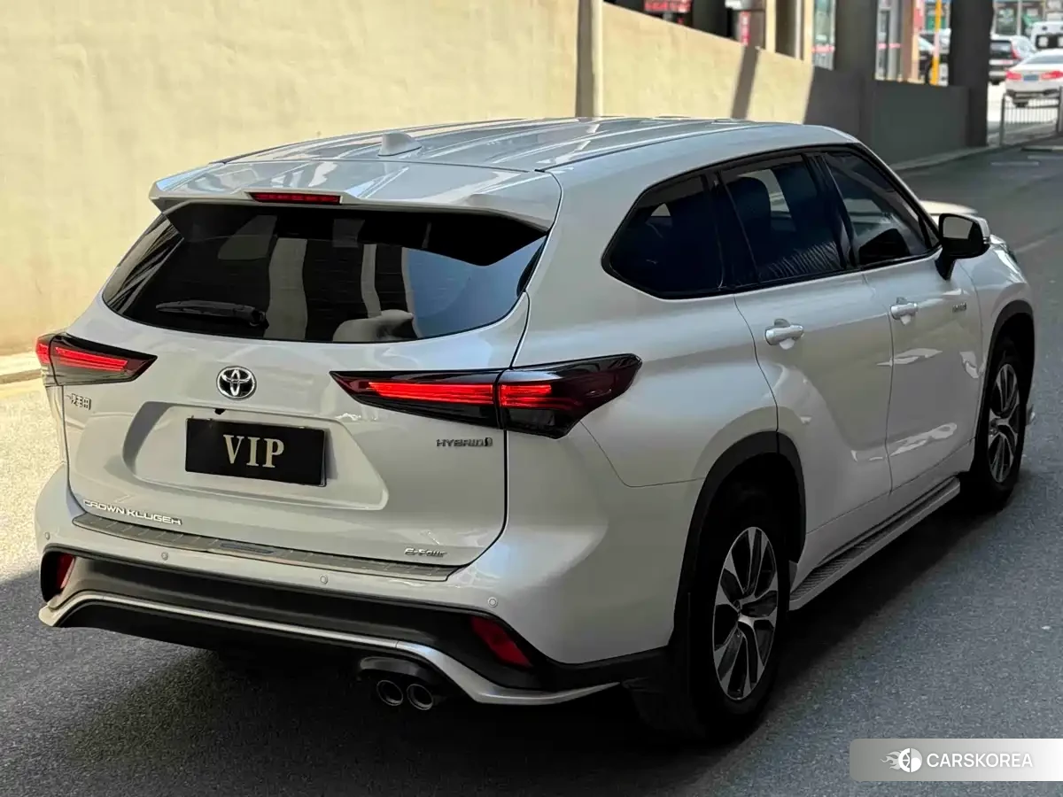 Toyota Crown Lufang 2024 Белый из Китая, фото 5