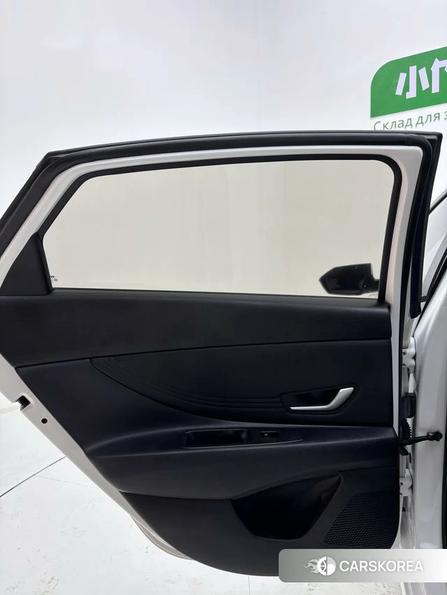 Hyundai Elantra 2023 Белый из Китая, фото 5