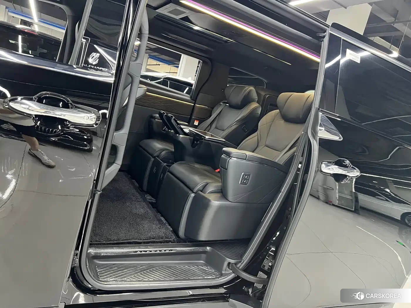 Toyota Elfa 2024 Черный из Китая, фото 5