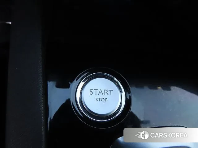 Peugeot 5008 second generation 2018 Серый из Кореи, фото 5