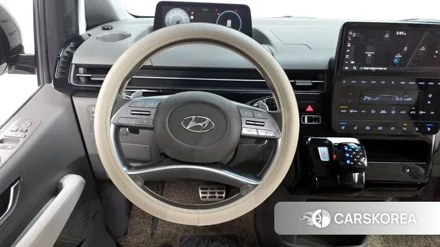 Hyundai Staria 2023 Белый из Кореи, фото 5