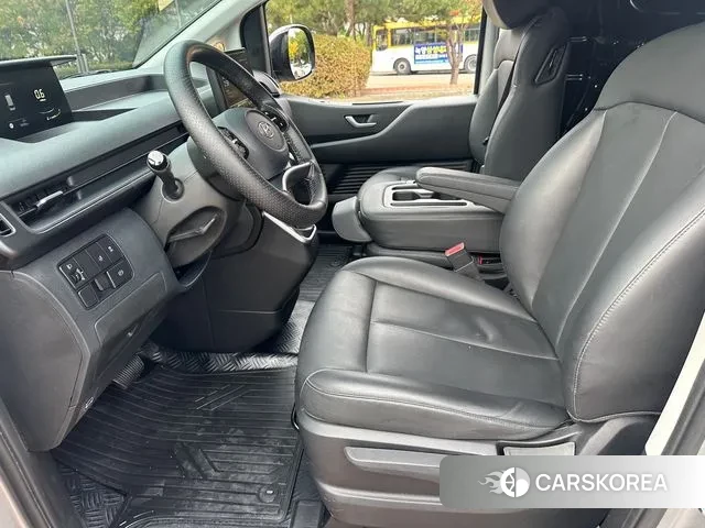 Hyundai Staria 2023 Черный из Кореи, фото 5