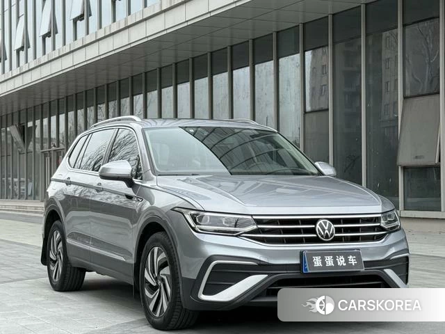 Volkswagen Tiguan L 2021 Серебристо-серый из Китая, фото 5