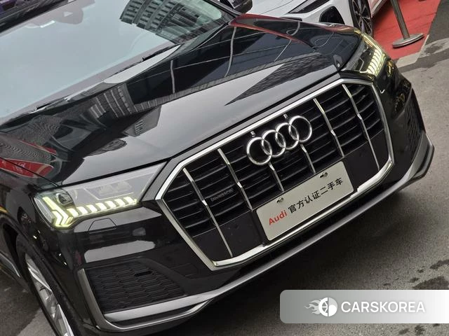 Audi Q7 2023 Черный из Китая, фото 5
