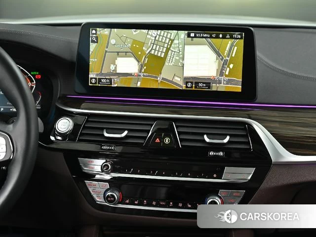 BMW 5 Series (G30) 2022 Белый из Кореи, фото 5