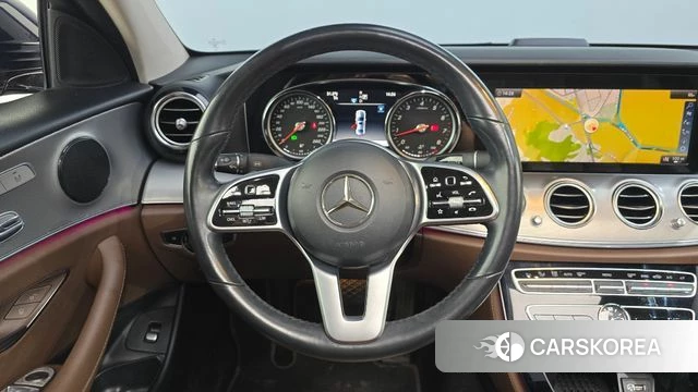 Mercedes-Benz E-Class W213 2018 Синий из Кореи, фото 5