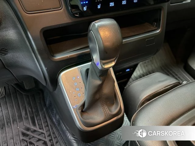 Hyundai Staria 2023 Черный из Кореи, фото 5