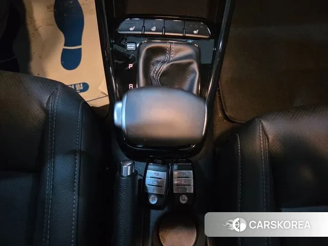 Kia Stonic 2018 Красный из Кореи, фото 5