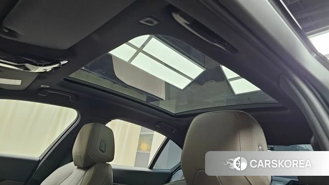 BMW 5 Series (G60) 2025 Черный из Кореи, фото 5