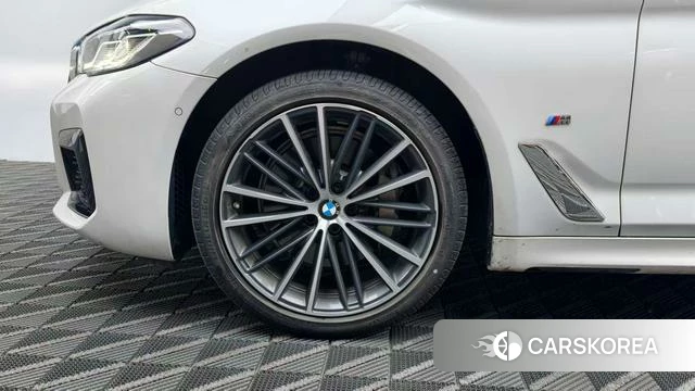 BMW 5 series 2021 Белый из Китая, фото 5