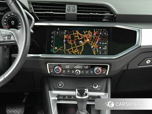 Audi Q3 (F3) 2023 Черный из Кореи, фото 5