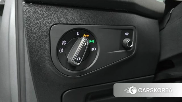 Volkswagen Tiguan Allspace 2020 Серебристо-серый из Кореи, фото 5