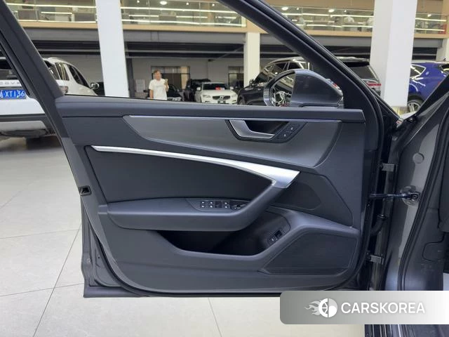Audi A6L 2021 Темно-серый из Китая, фото 5